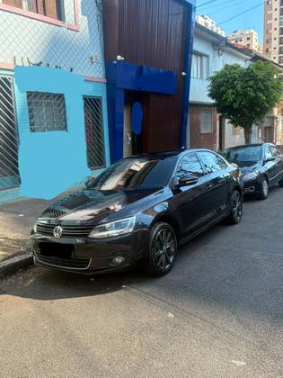 VOLKSWAGEN JETTA 2.0 COMFORTLINE FLEX 4P TIPTRONIC